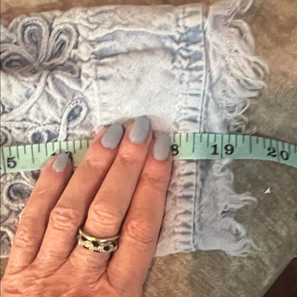 Vintage Frayed Edge Embroidered Denim Jacket says M but fits a S - Picture 9 of 13